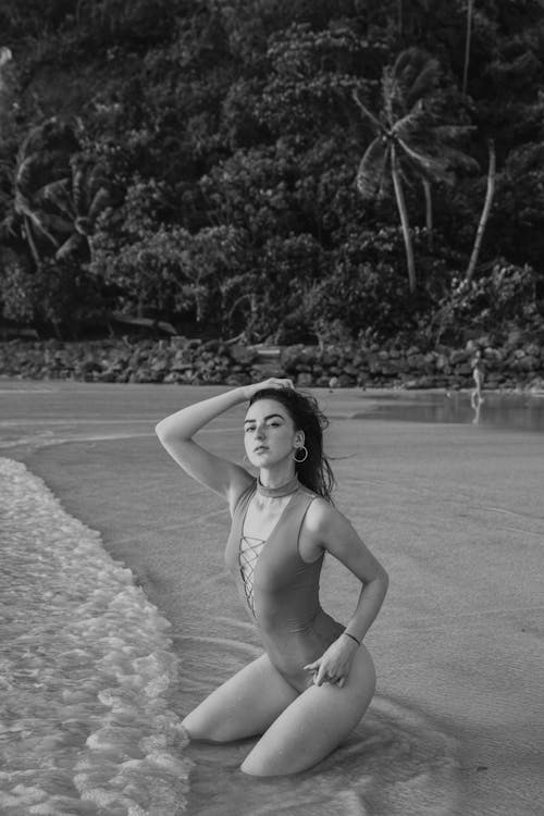 Free Grayscale Photo of A Woman in Her Swimwear Stock Photo