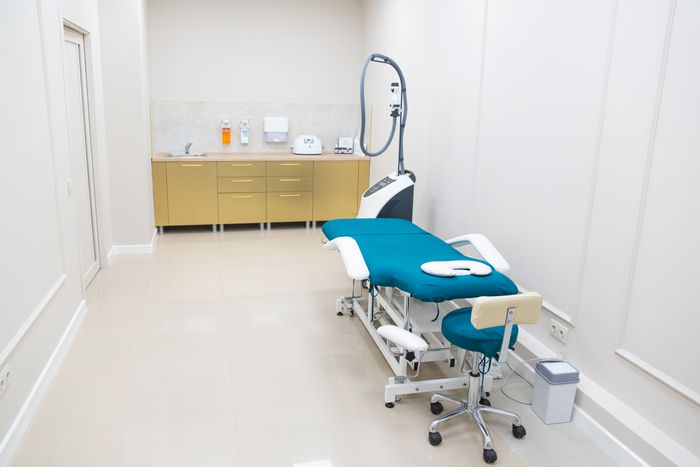 Sala de consulta equipada da Choupal