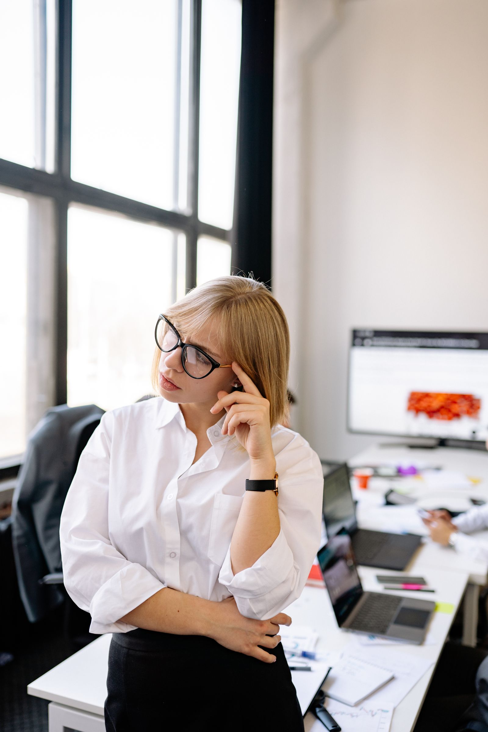 Job Hugging: How to Decide Whether to Stay or Leave in 2026