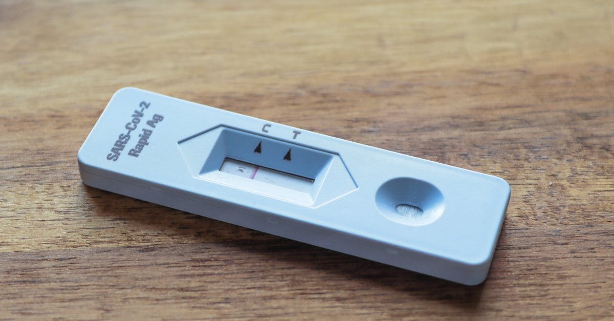 Notre évaluation des tests rapides COVID-19