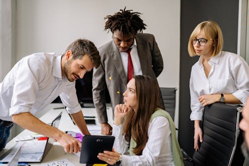 Foto stok gratis brainstorming, keragaman, kerja sama