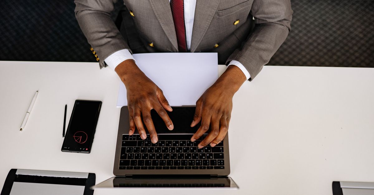 92% das Invasões Corporativas Envolvem Identidades: O Guia Completo de Gestão de Acessos Privilegiados