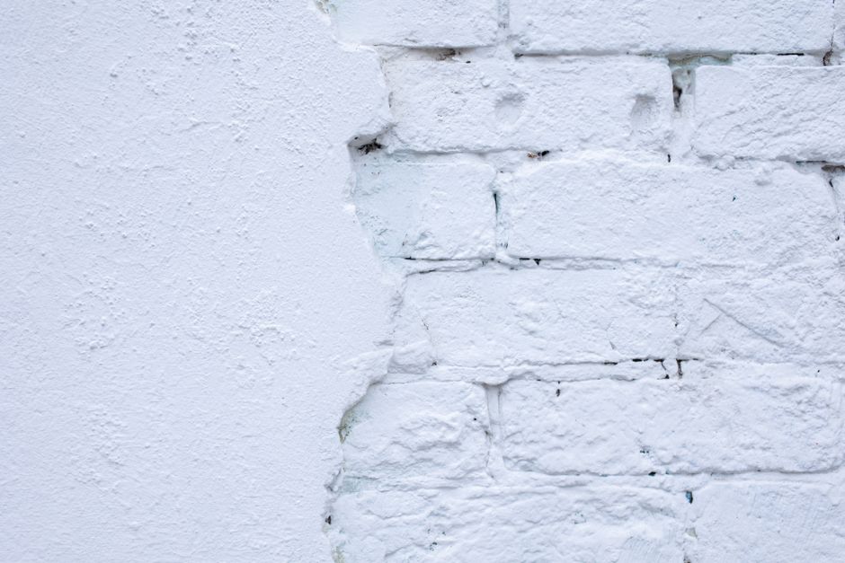 Can I use damage free wall hanging hacks for outdoor use?