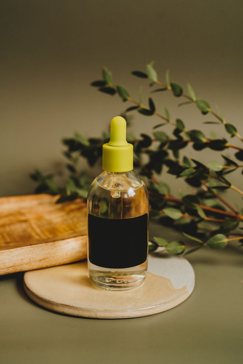 Pump bottle of Démaquillant cleansing milk with eucalyptus