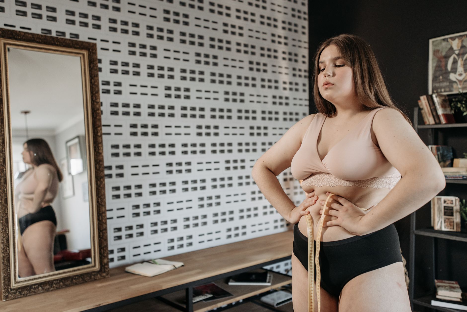 Waist Trainers: Trendy Tool or Serious Health Hazard?