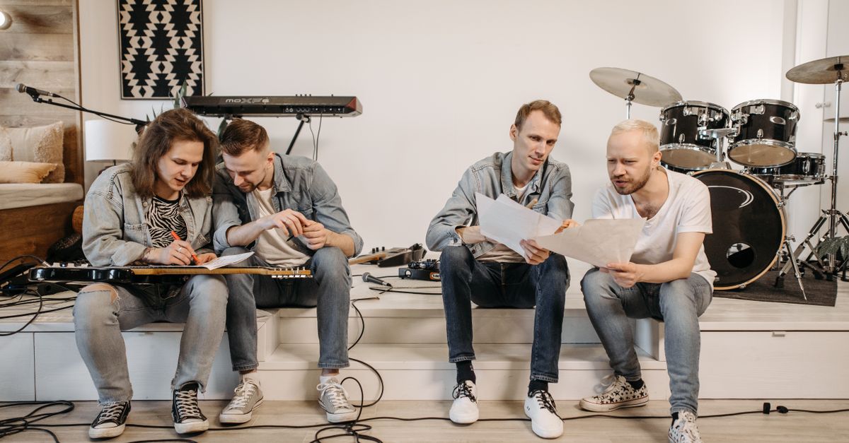 Spotify Canvas Rollout: 7 Ways to Stage Your Visuals