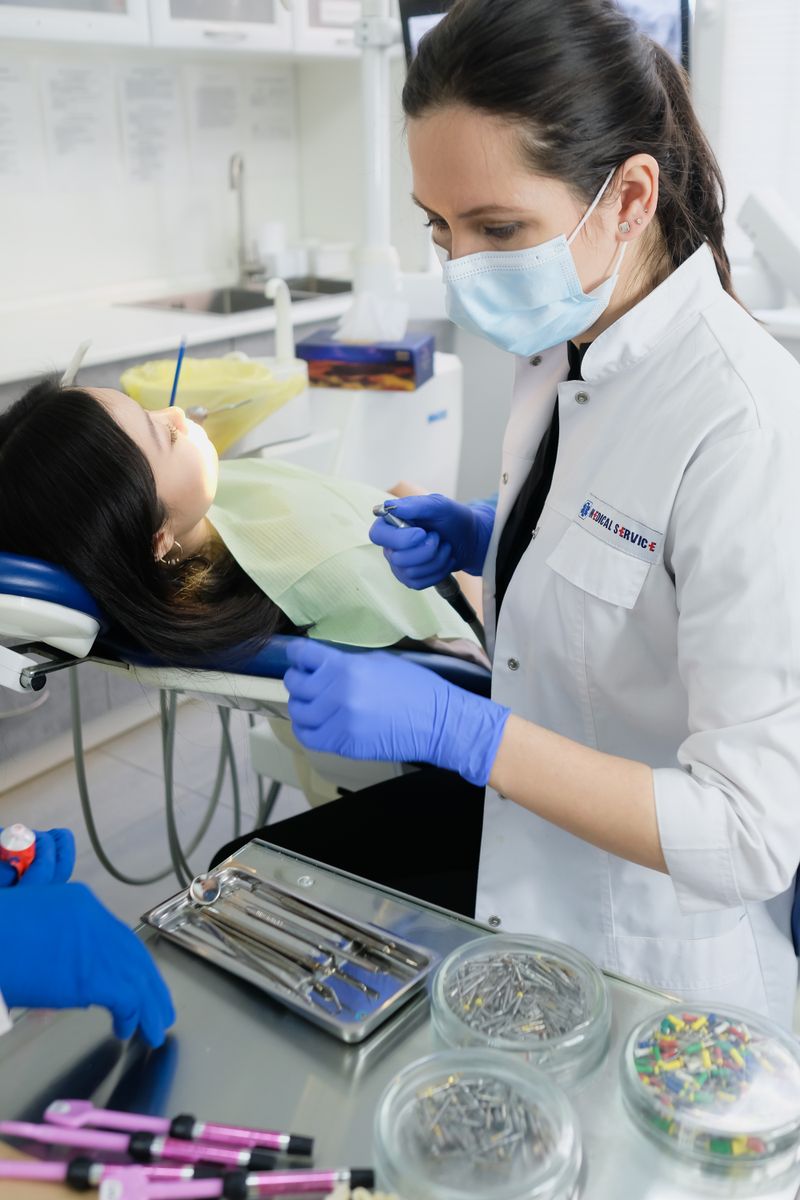 Composite dental restoration