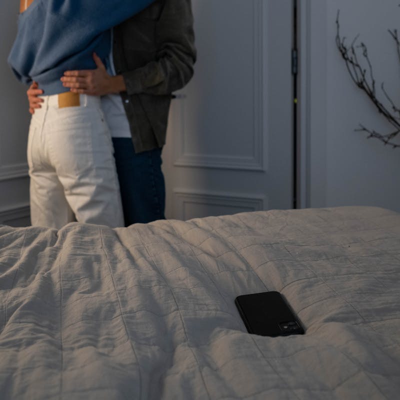 Digital Detox Benefits vs Screen Time Costs