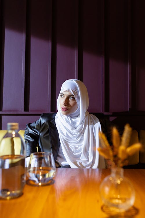 Free Woman Wearing White Hijab Stock Photo