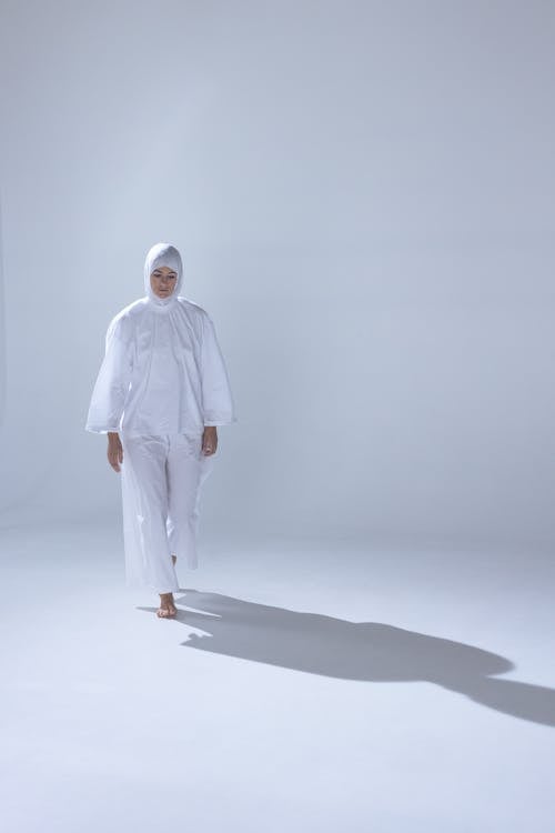 Gratis arkivbilde med bruke, hijab, hvit bakgrunn