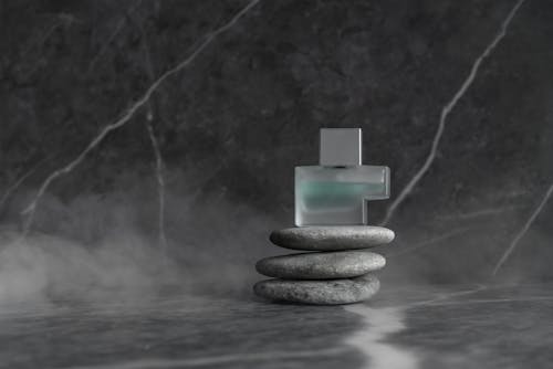 Imagine de stoc gratuită din blur background, parfum de sticla, pietre