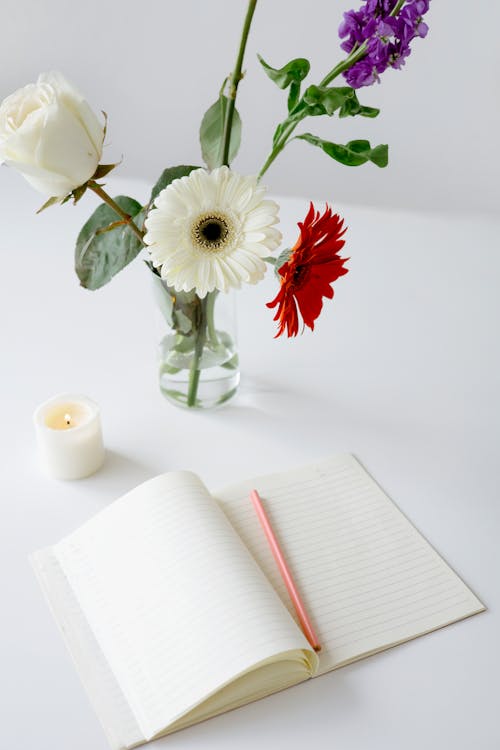 Gratis stockfoto met blanco, bloc note, bloemen