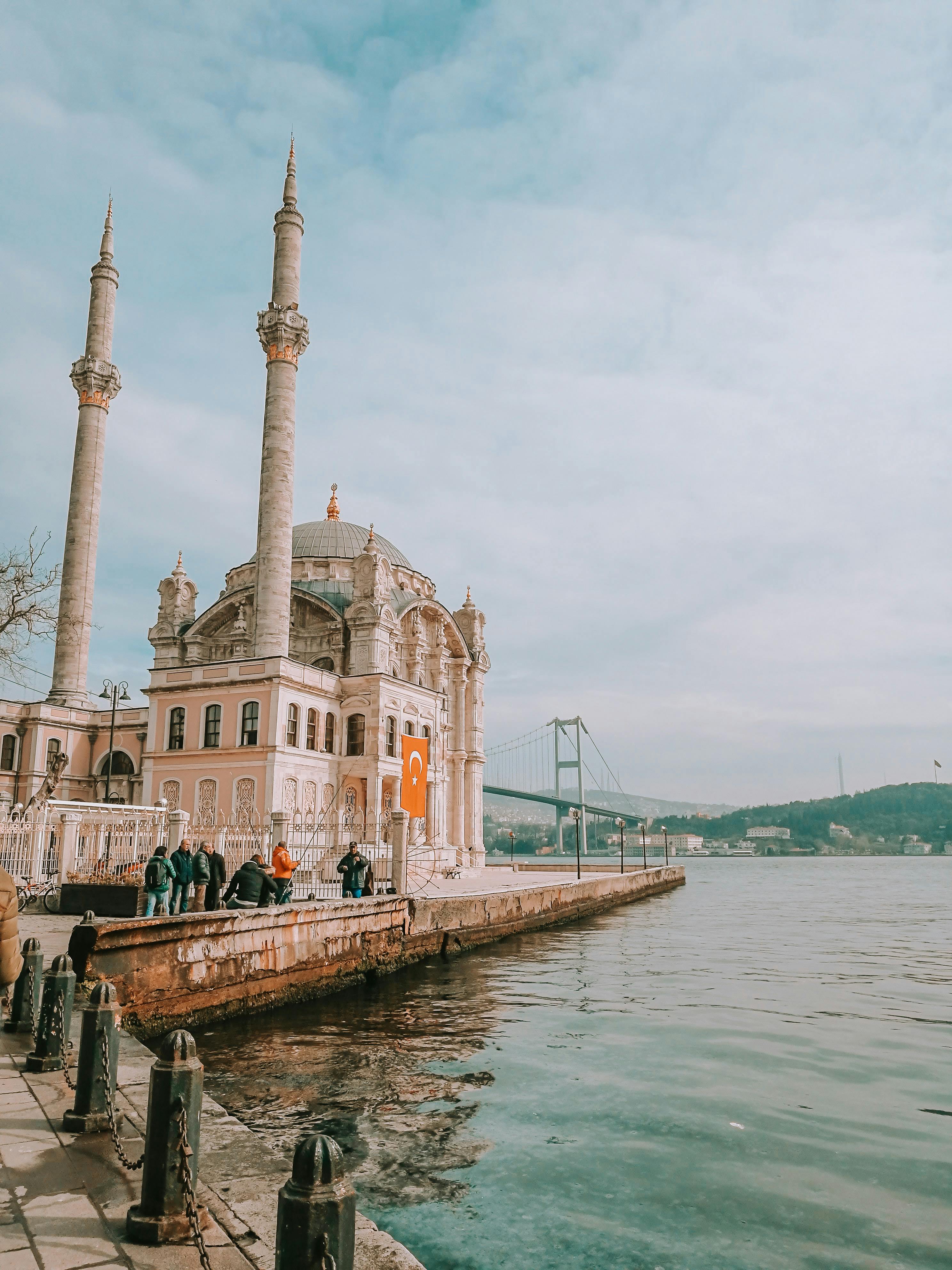 Mosque in City · Free Stock Photo