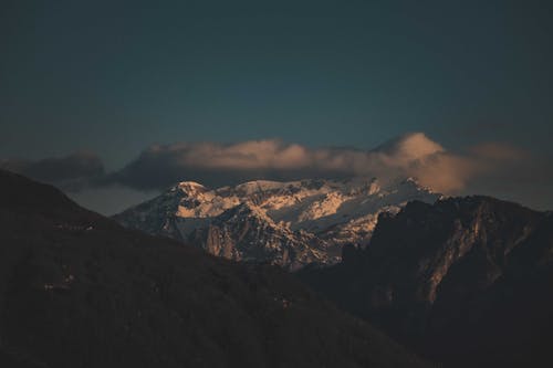 Fotobanka s bezplatnými fotkami na tému malebný, mraky, pohoriach