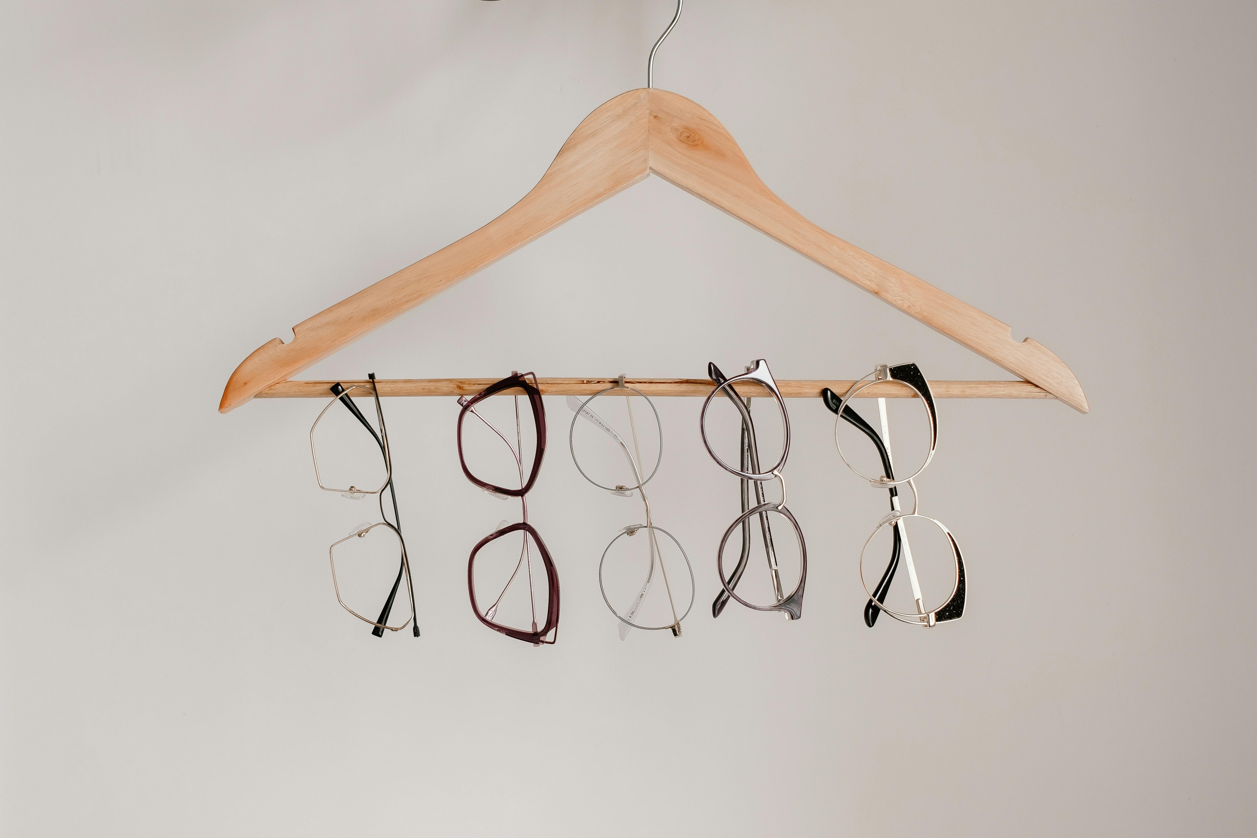 8 Best Eyeglass Frames For Older Women