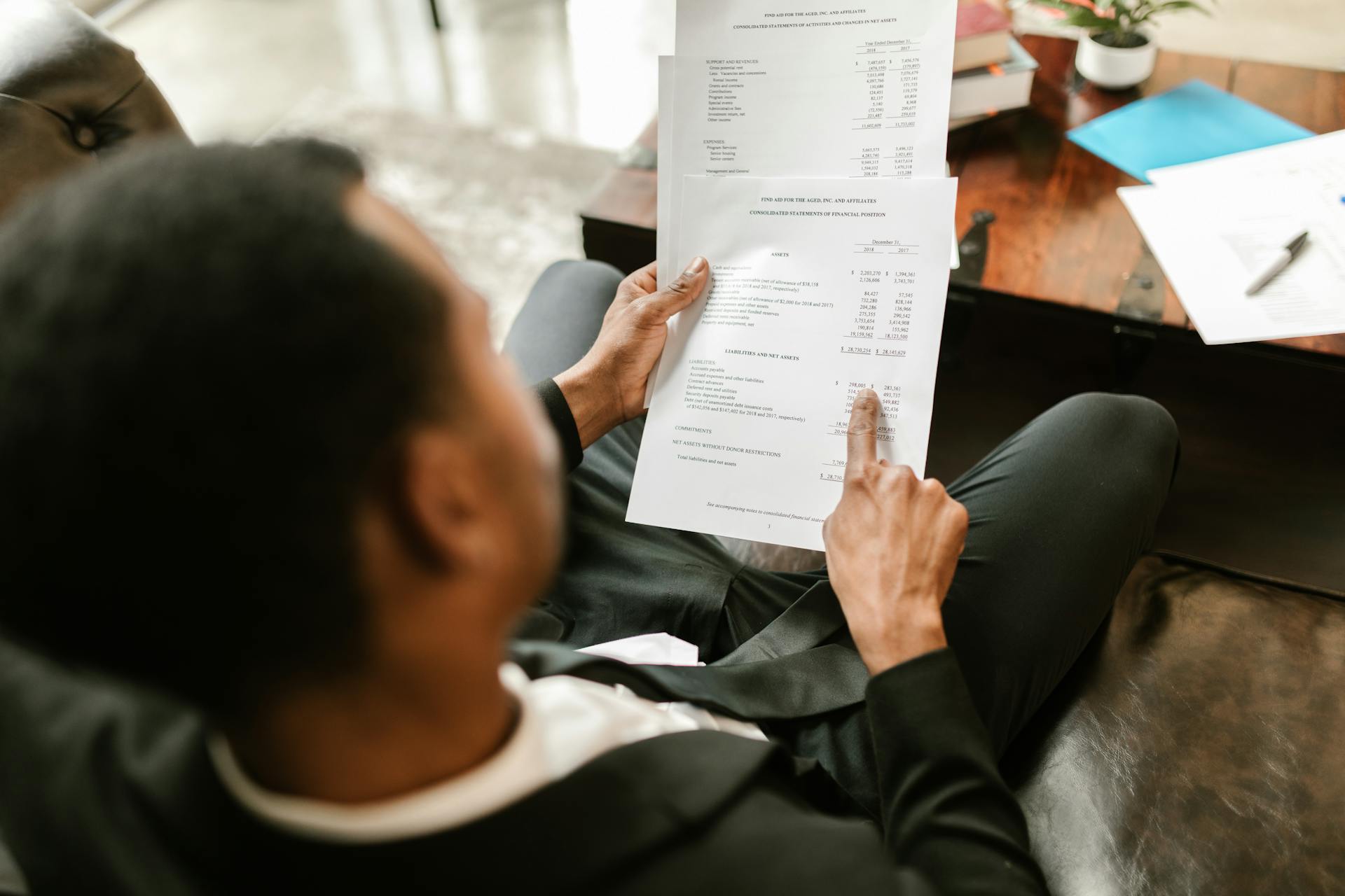 Man pointing on Documents