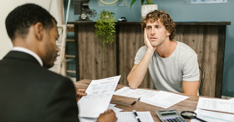 Comment trouver la meilleure mutuelle après 70 ans : garanties réelles, délais de carence et plafonds annuels