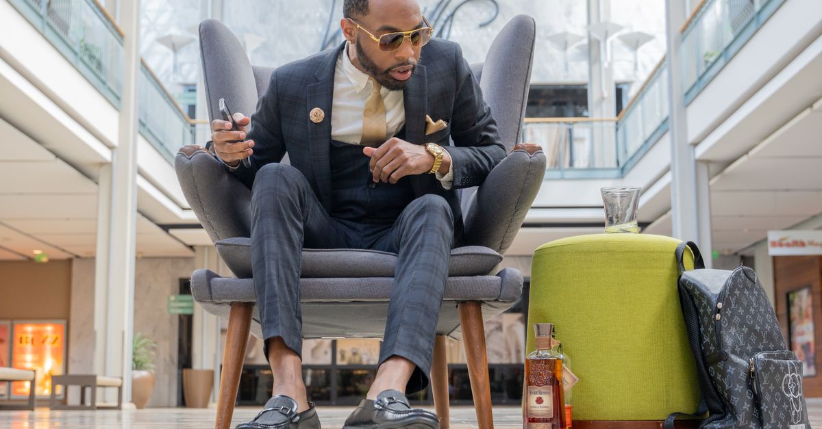 Cómo combinar trajes y zapatos para un look perfecto