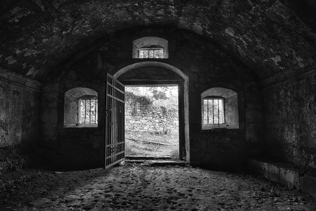 Interior de masía vacío