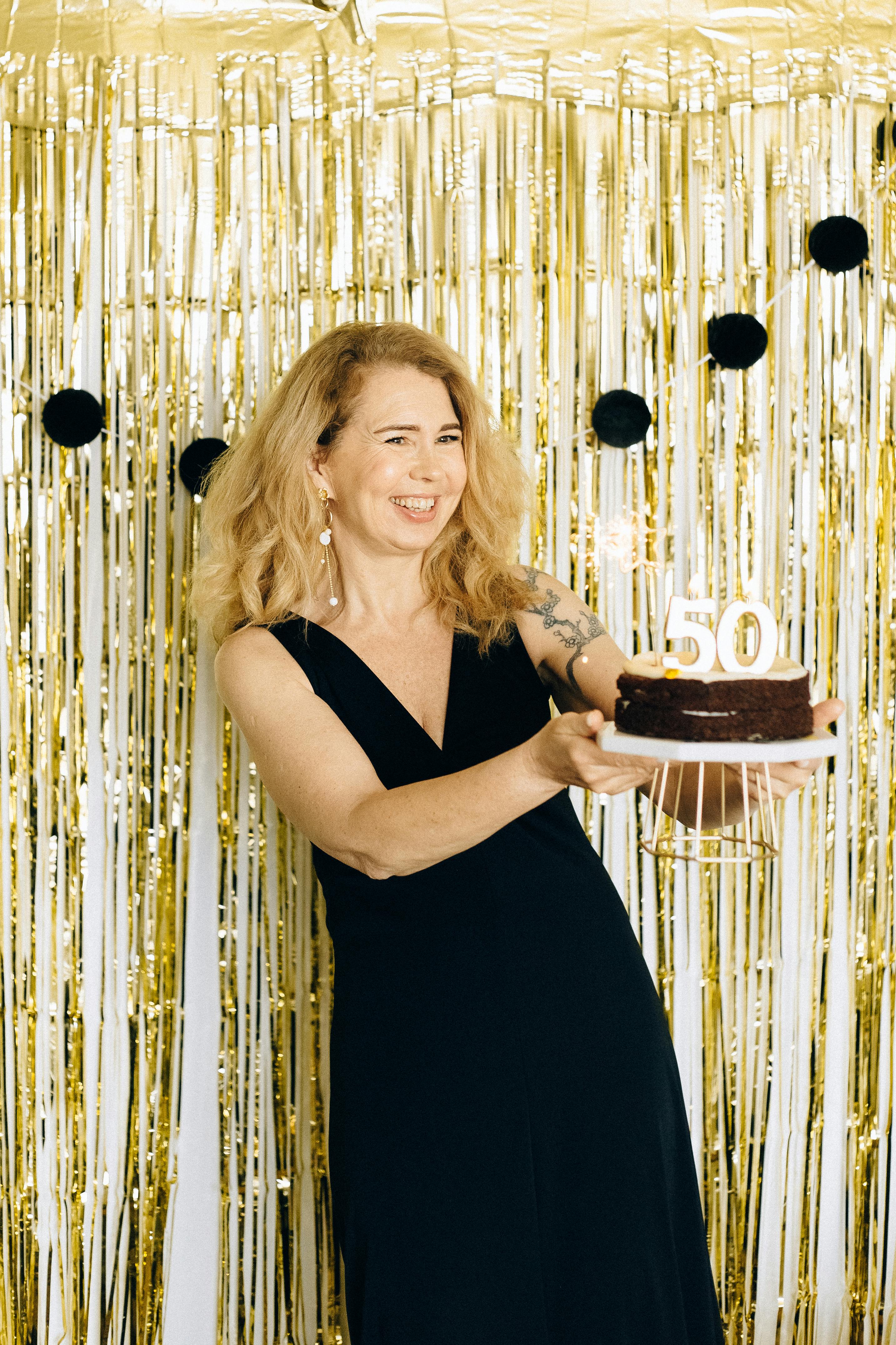 Do fair people age faster?