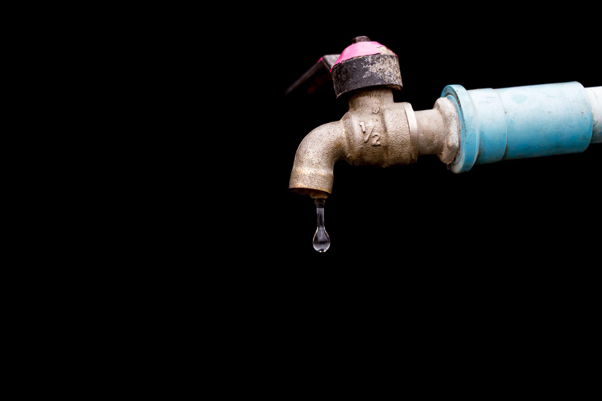 Duizenden liters drinkwater lopen dagenlang het riool in Herten in