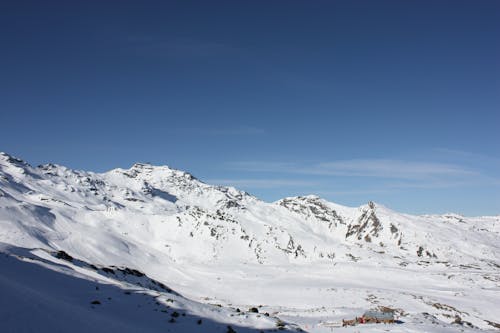 Foto d'estoc gratuïta de a l'aire lliure, alpí, cel blau