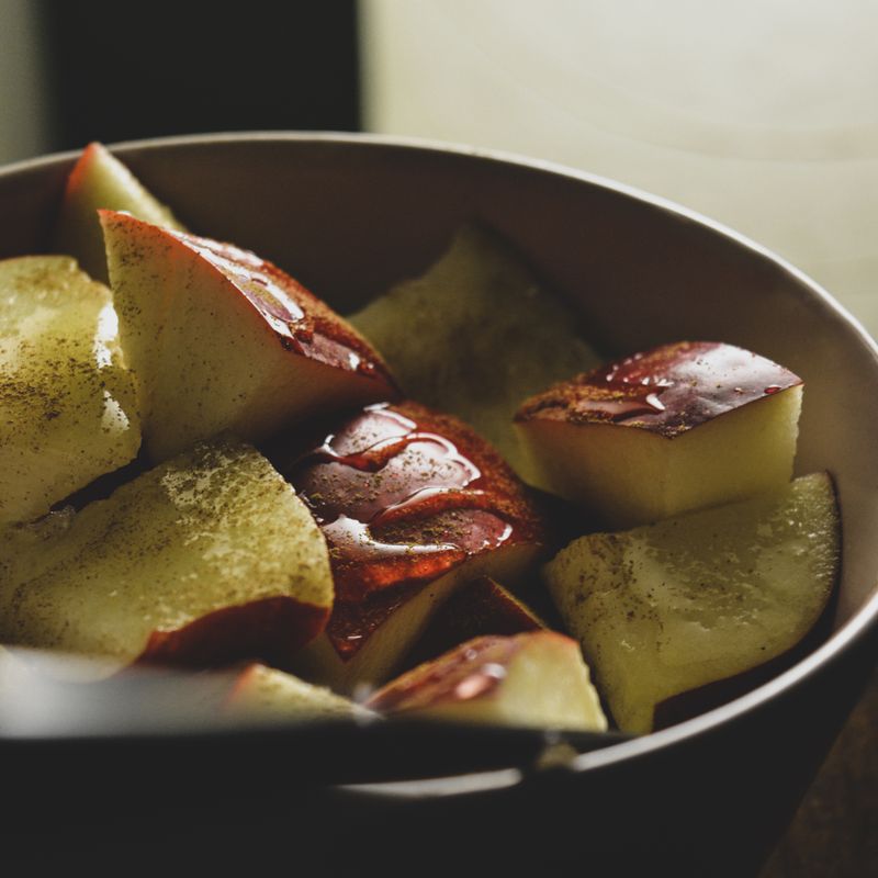 Slow Cooker Granola with Apples and Cinnamon
