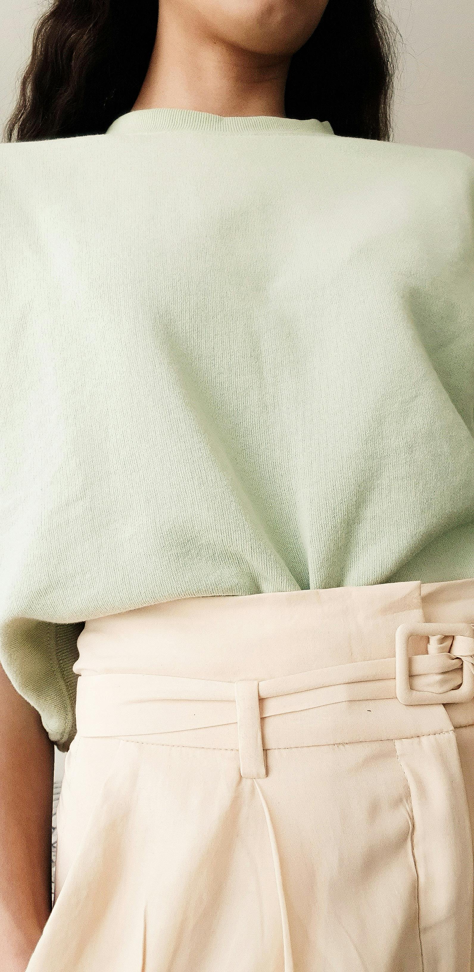 Inspirasi Outfit Pastel: Atasan