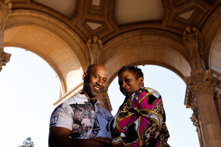 A Happy Couple Inside The Rotunda Of The Palace Of Fine Arts