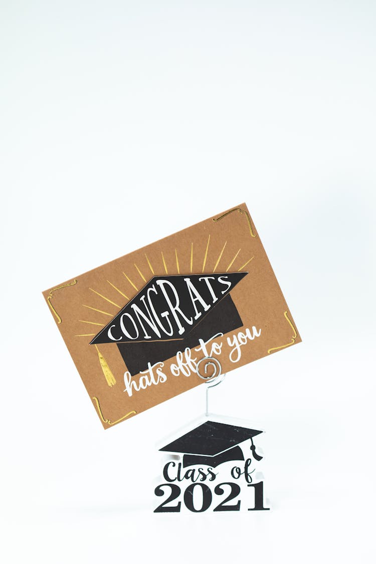 Card With Wishes For Graduation 