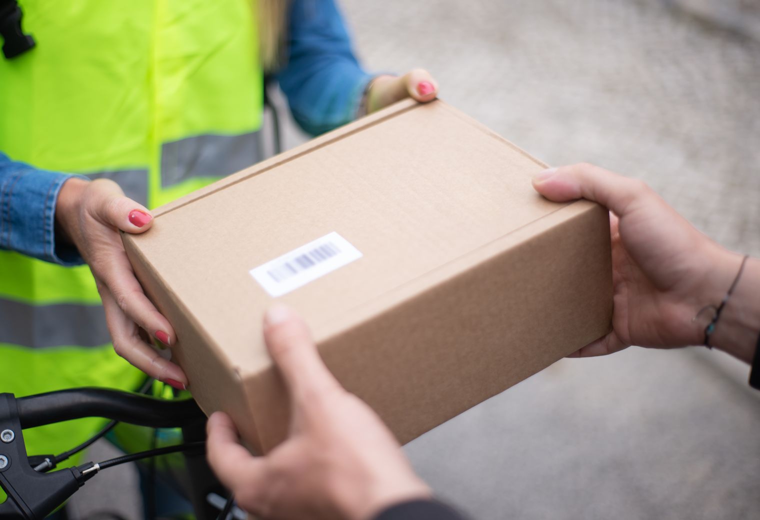 Leafield — professional packers wrapping and boxing belongings