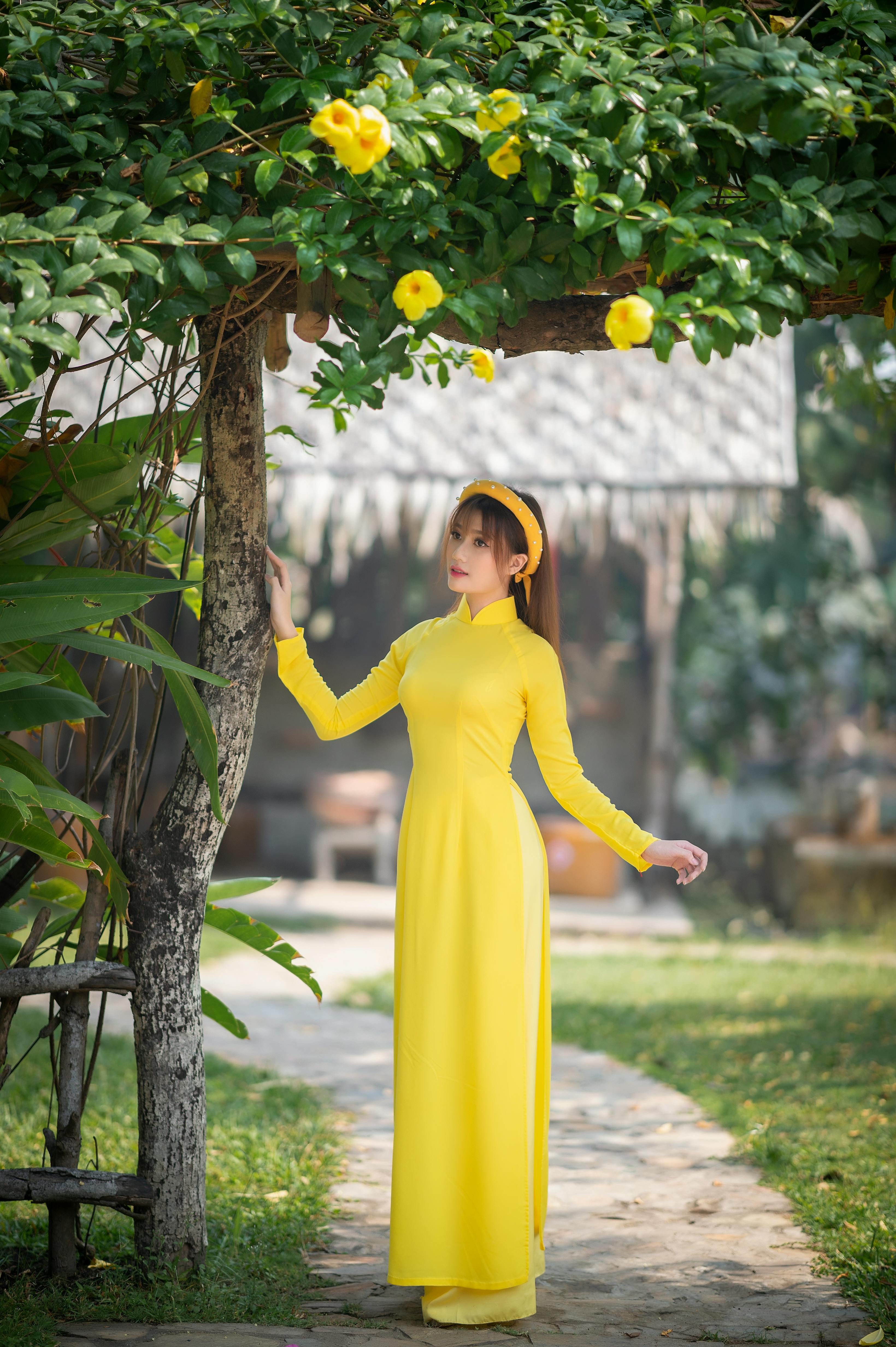 Những người phụ nữ Việt Nam luôn được biết đến là những người phụ nữ mạnh mẽ, độc lập, và tự tin. Họ luôn tỏa sáng với vẻ đẹp tự nhiên và cá tính riêng. Để khám phá sự tuyệt vời của những người đàn bà Việt Nam, hãy xem ảnh liên quan.