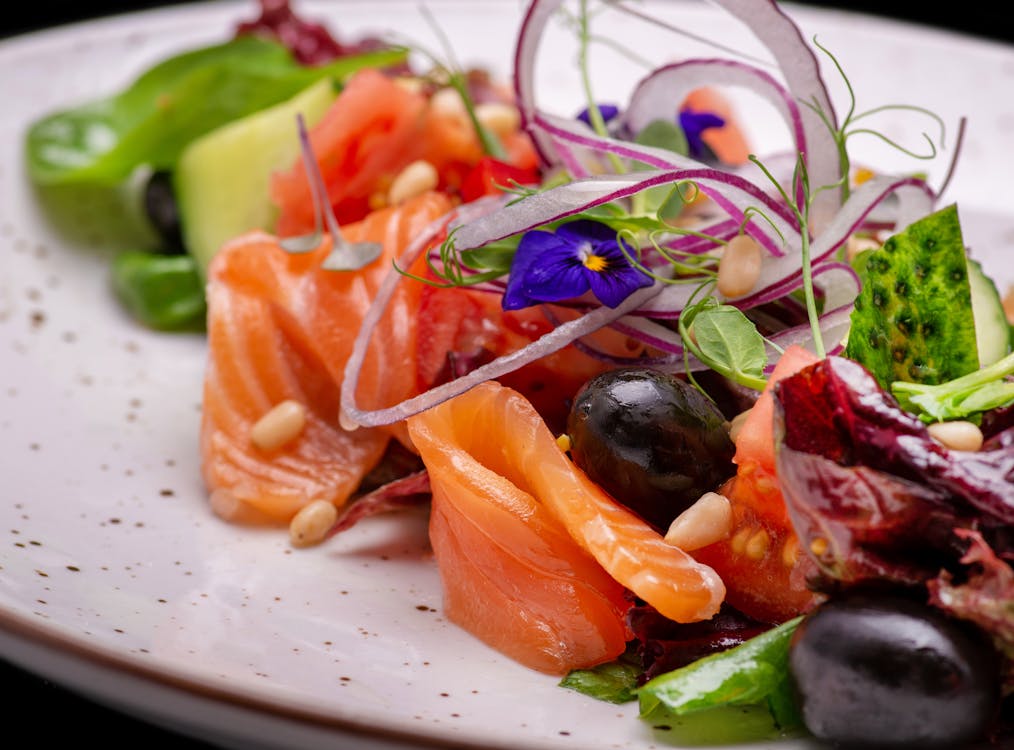 Fresh Salmon Sushi with Mix Vegetables