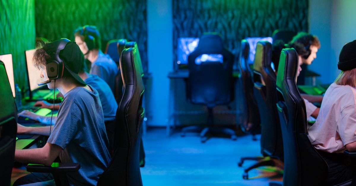 People Playing on Computers · Free Stock Photo