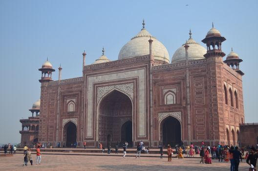 Stunning view of the mosque at the Taj Mahal complex, showcasing Islamic architecture in Agra, India.