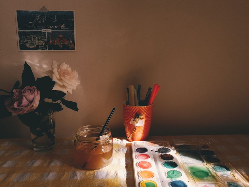 creative home workspace everyday scene lifestyle photo 2