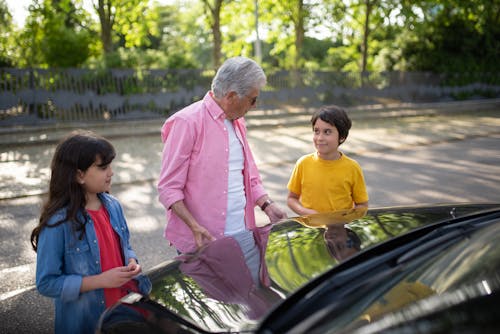 Kostenloses Stock Foto zu auto, enkelkinder, fahrzeug