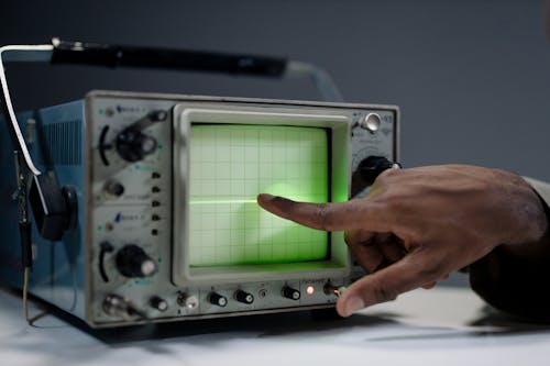 free clipart of oscilloscope