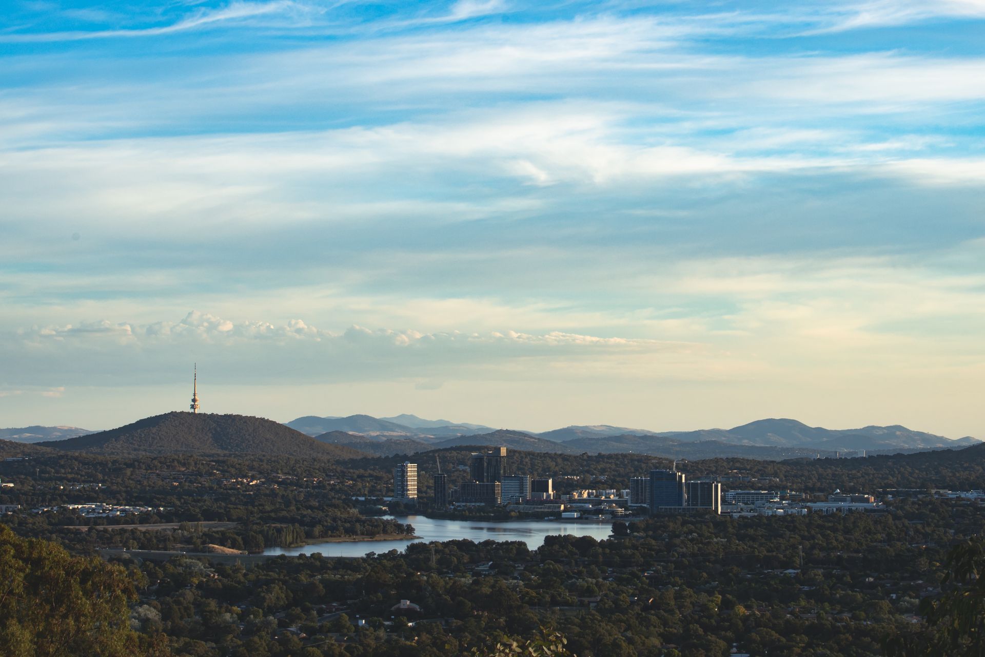 Fachada del edificio del Parlamento australiano en Canberra