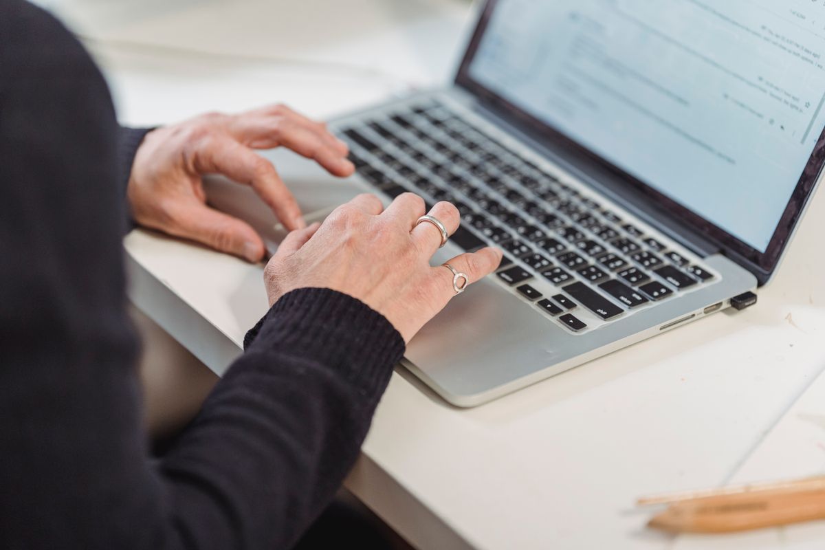 Claude recherche approfondie avec Google Workspace | Iris Project