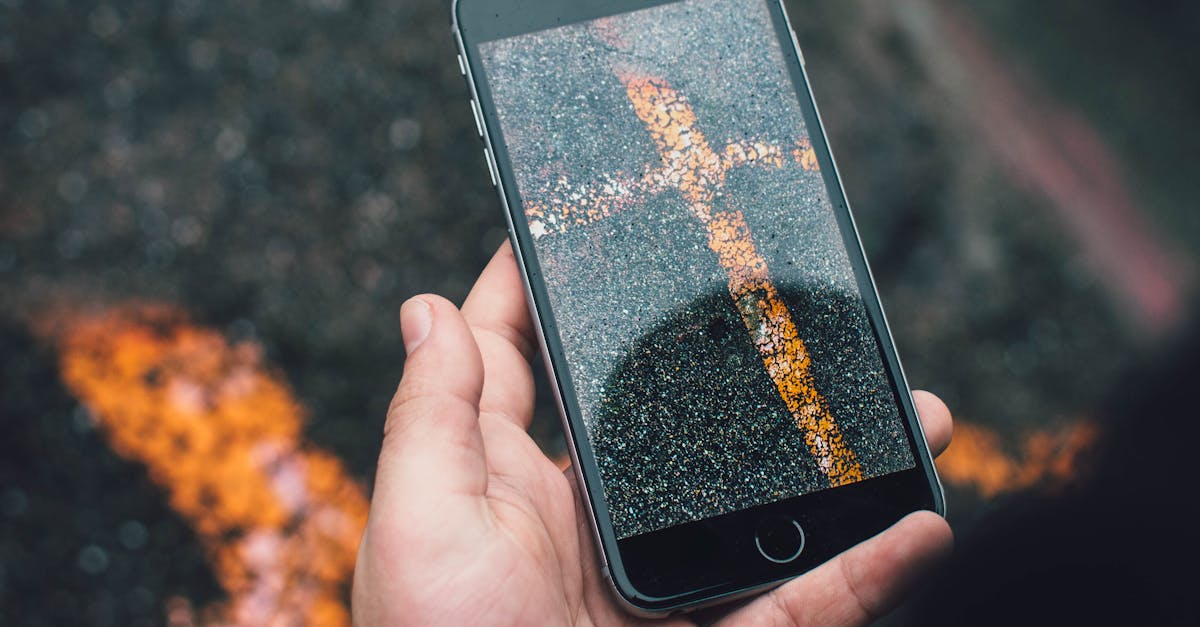 How to blur a picture that has been blurred on iPhone