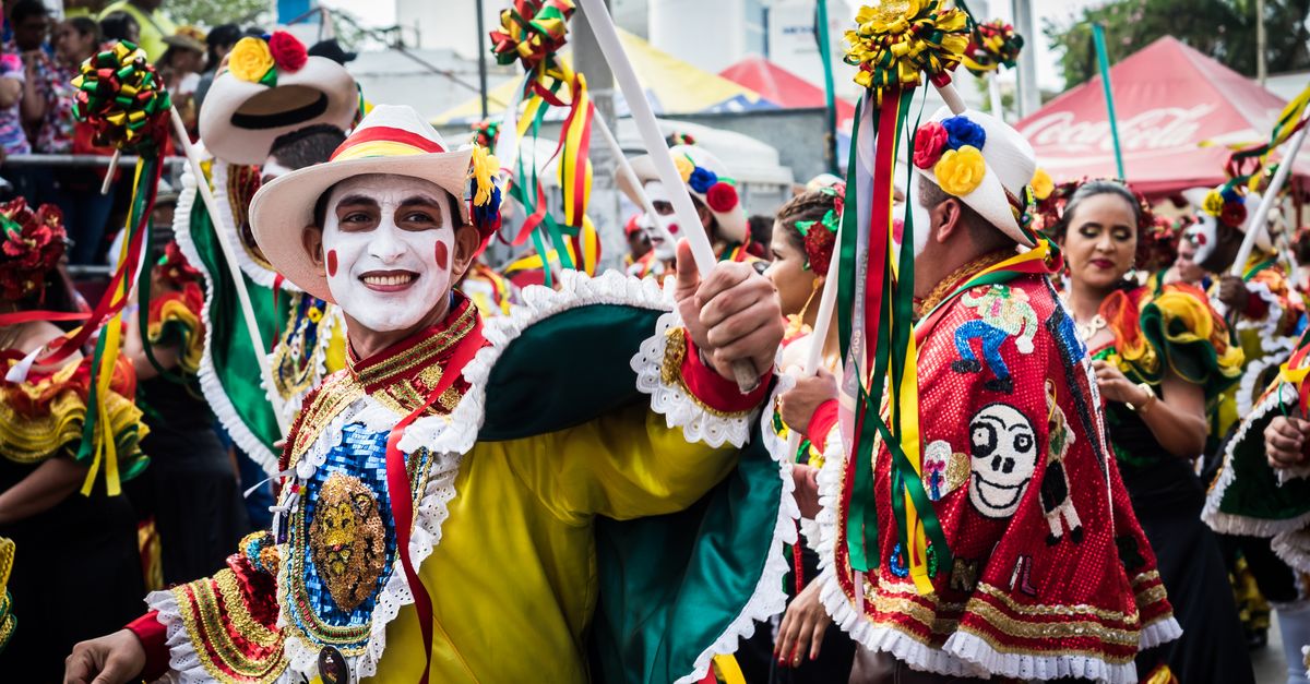 ¿Qué representa la Feria de las Flores en Medellín para la cultura paisa? ¿Qué representa la Feria de las Flores en Medellín para la cultura paisa?