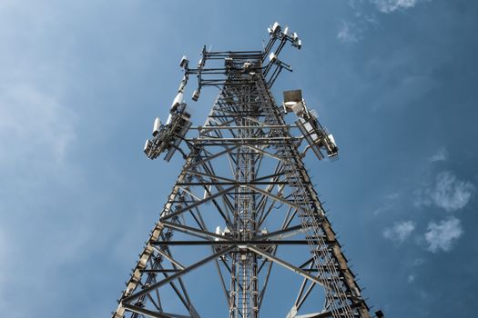 Como Escolher Torres de Telecomunicações com Segurança e Economia - imagem 1
