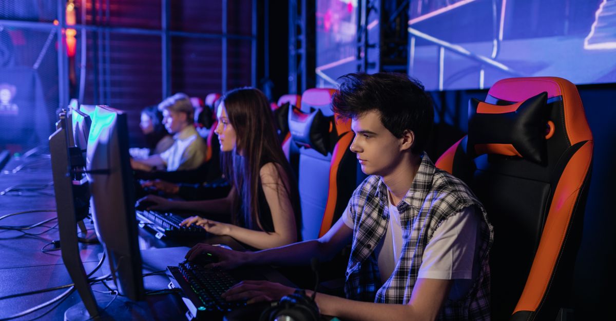 Обложка: MOUZ обошел Astralis и вышел в финал BLAST Bounty