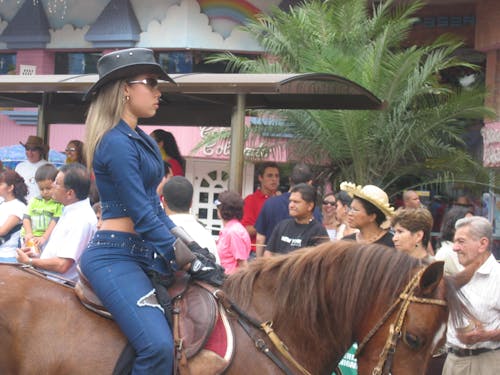 Free stock photo of colombian, cowgirl, parade