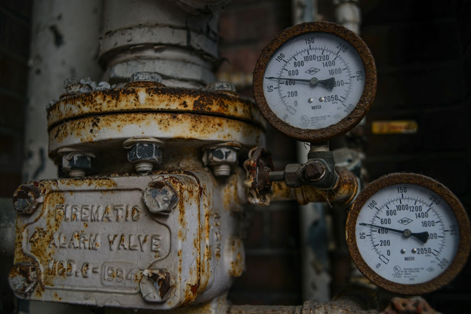 Drain Cleaning vs. Pipe Repair: How Pros Decide