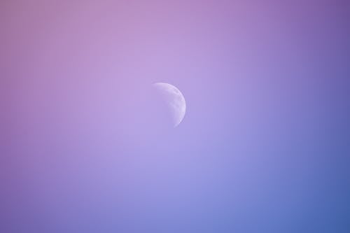 Fotobanka s bezplatnými fotkami na tému astronómia, jasná obloha, mesiac v tvare kosáka