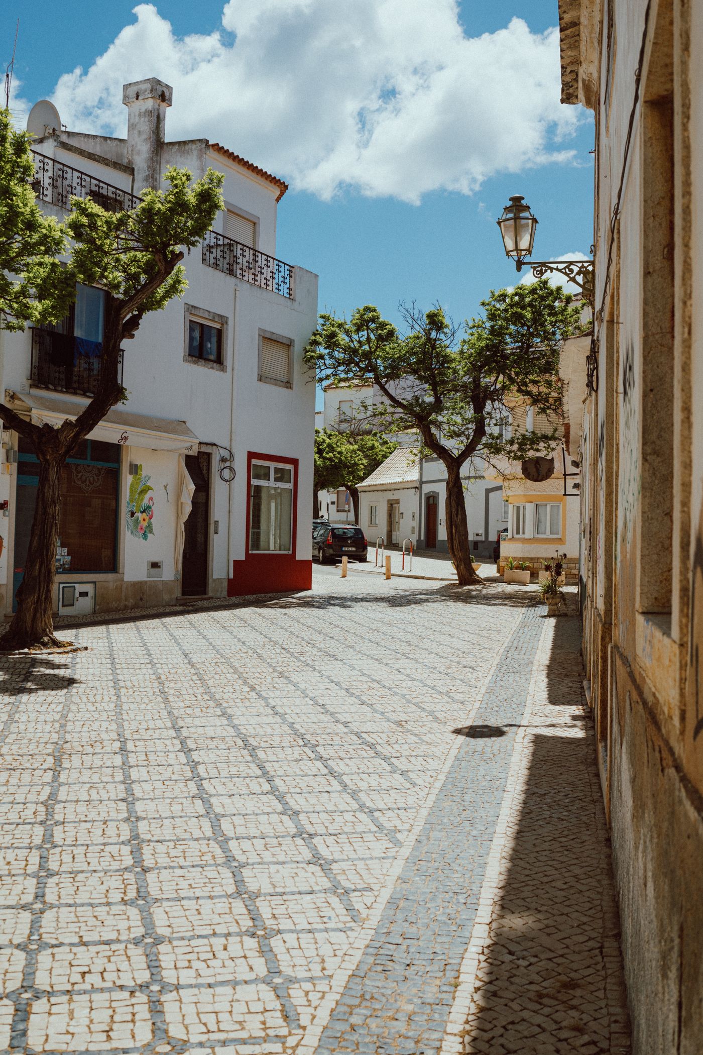 Healthcare in Portugal for Americans: Public Access, Private Insurance and Medicare