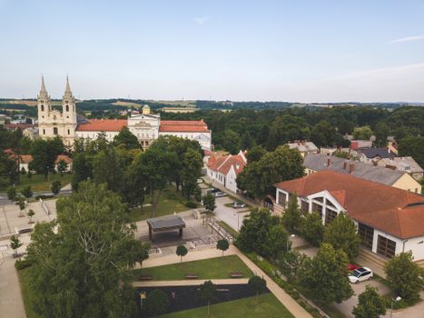 Vinár