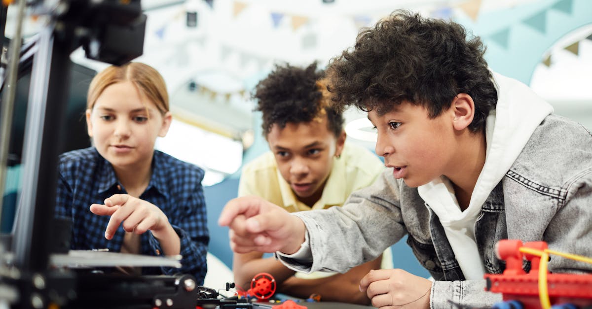 How to create a group on Roblox iPhone